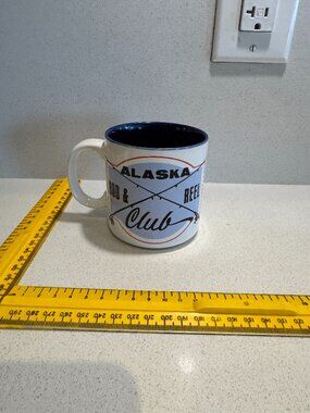 VINTAGE 80S HUMOR FISHING ALASKA ROD & REEL CLUB MUG PREOWNED DAD FATHERS DAY